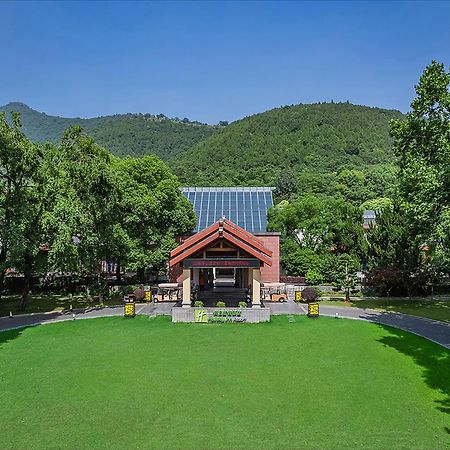 Holiday Inn Resort Chaohu Hot Spring By Ihg Hefei Exterior foto
