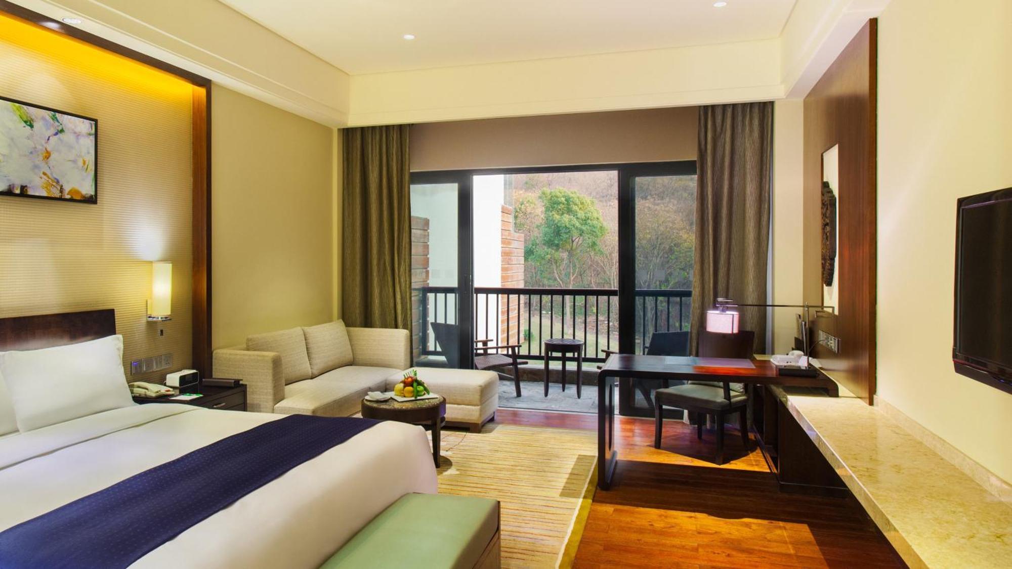 Holiday Inn Resort Chaohu Hot Spring By Ihg Hefei Exterior foto